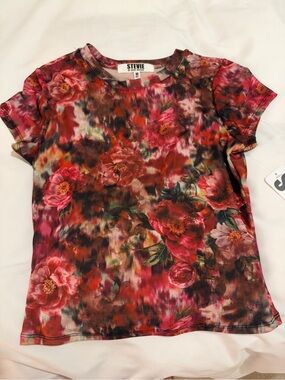 Steve Madden Red & Pink Floral Short cap Sleeve Tee